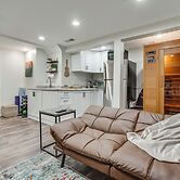 Chic Minneapolis Apt - 6 Blocks to Lake Nokomis!