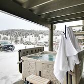 First-floor Big Sky Condo With Hot Tub!