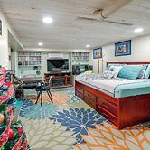 Beckley Studio w/ Private Hot Tub & Home Gym!