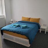 Lovely 2-bed Fully Refurbished House in London