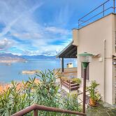 Lake View Terrace Over The Borromean Isla