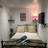 Le Hub - 1BR Apartment - Sleeps 2 - Wifi