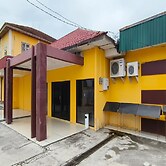 OYO 93521 Wisma Flamboyan NearTaman Makam Pahlawan