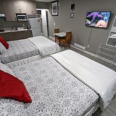 Riverside Motel & Suites