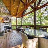 Hike & Boat: Cozy Bear Lake Cottage!