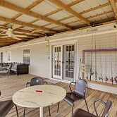 Lake Livingston Home w/ Dock & Deck!