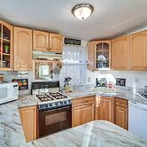 Ellis River Cottage ~ 3 Mi to Attitash Mountain!