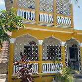 RUNTINGS HIDEAWAY STAY NOMPREL ROAD NEGRIL