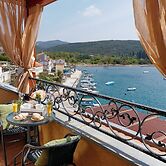 Beachfront Villa Adria