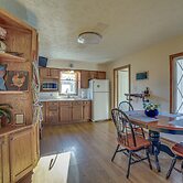 Quaint Youngstown Home ~ 2 Mi to Boardman Park!