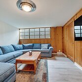 Cozy Nampa Escape w/ Fireplace + Smart TV!