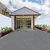 OYO 2896 Uma Menuh Guest House Near Pantai Keramas