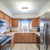 Welcoming Condo in Davenport: Central Location!