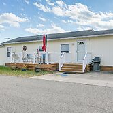 1 Mi to Surfside Beach: Coastal Cottage