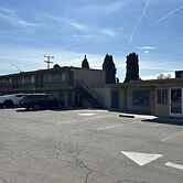 Motel 6 Selma, CA