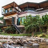 The Stream House at Mae Kampong