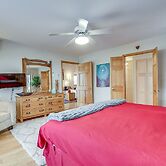 Serene Santa Fe Getaway w/ Hot Tub & Fireplace!
