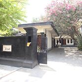 OYO Life 93155 Wisma Sarah