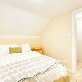 Wfh-friendly Home in Dearborn: Dogs Welcome!