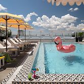 Moxy St. Petersburg Downtown