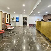 Buckingham Apartment