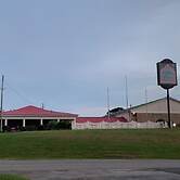 COVERED BRIDGE INN & SUITES