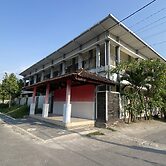 OYO Life 93258 Kos Sahabat