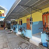 OYO Life 92960 Rumah Kos Kita