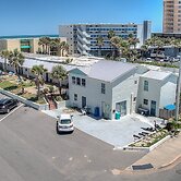 Daytona Shores Inn & Suites