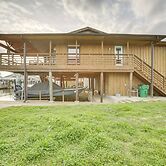 Private Dock, Lanai: Bayou Retreat in Barataria!