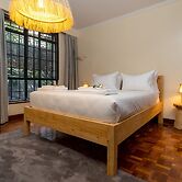 Riverside Hidden Oasis