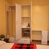 Lux Suites Ebony Mara House