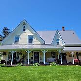 Clinton Pond Bed and Breakfast