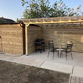 St Albans Stylish Suite With Kitchenette