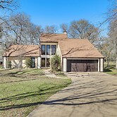 Hot Tub, Deck & Grill: Brookshire Gem Near Venues