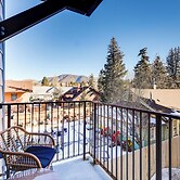 Flagstaff Townhome Near Downtown w/ Mountain Views