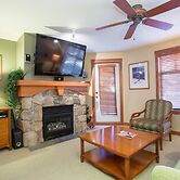 1205A - One Bedroom Standard Eagle Springs West 1 Hotel Room by RedAwn