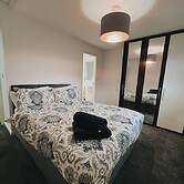 Stunning 3-bed House in Oldbury