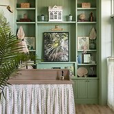 The Dunlin, Auberge Collection