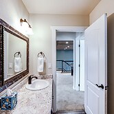 Laptop-friendly Grangeville Getaway w/ Fire Pit!