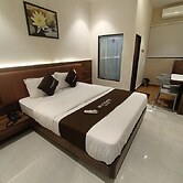 Hotel Moon Lite Residency Marve Malad