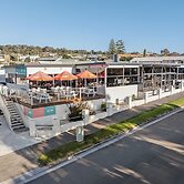 Bridport Bay Inn