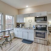 Lake Ozark Apartment w/ Balcony < 1 Mi to Water!