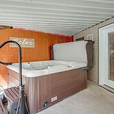 'foxes Den' w/ Hot Tub, Pool Table & Fire Pit!