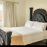 Remarkable 2-bed House in Discovery Bay