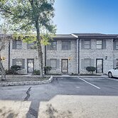 1 Mi to Beach: Pet-friendly Grand Strand Townhome