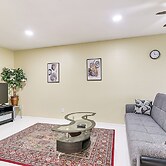 Houston Condo w/ Pool Access ~ 1 Mi to NRG Stadium