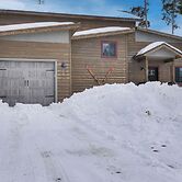 Hike + Ski: Grand Lake Cabin w/ Mtn-view Deck