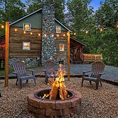 Hot Tub, Game Room & Fire Pit: Canton Log Cabin