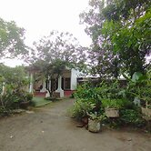 OYO 93618 Homestay Bonjeruk Near Restoran Pawon 21 Bonjeruk